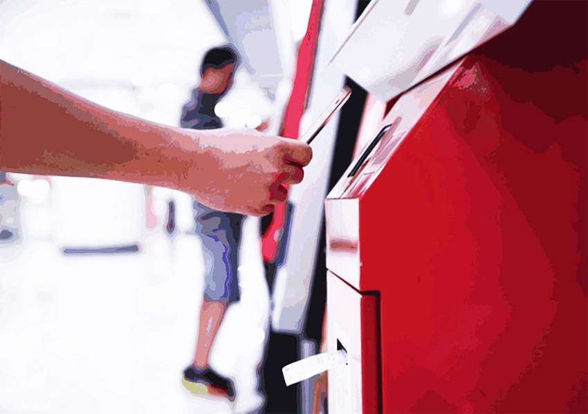 自助取票機(jī)掃碼進(jìn)行購(gòu)票和支付